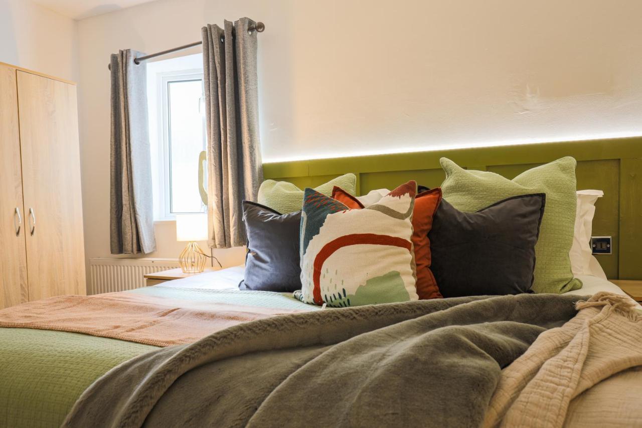 Angharad Bed And Breakfast 래넬리 외부 사진