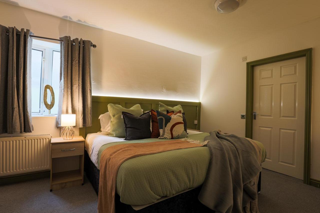 Angharad Bed And Breakfast 래넬리 외부 사진