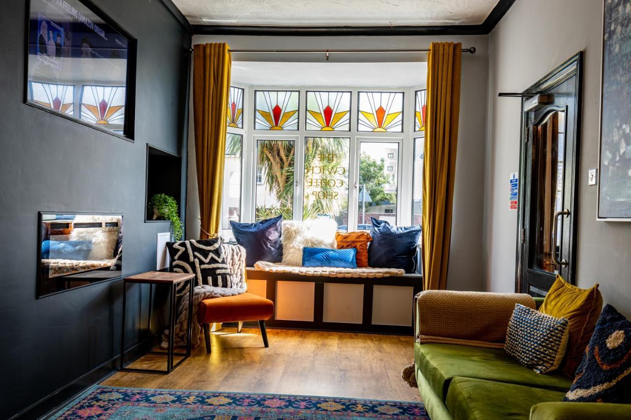 Angharad Bed And Breakfast 래넬리 외부 사진