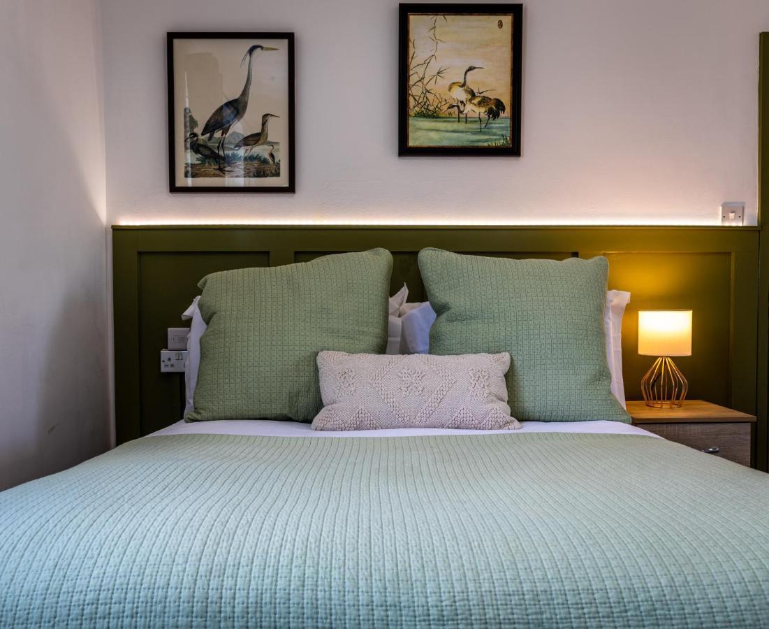 Angharad Bed And Breakfast 래넬리 외부 사진