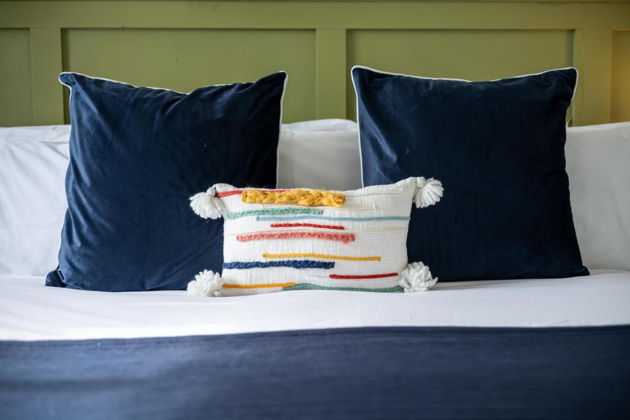 Angharad Bed And Breakfast 래넬리 외부 사진