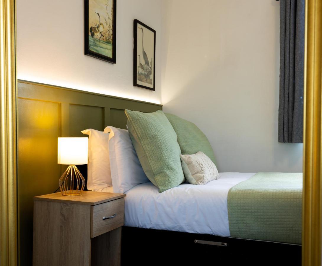 Angharad Bed And Breakfast 래넬리 외부 사진