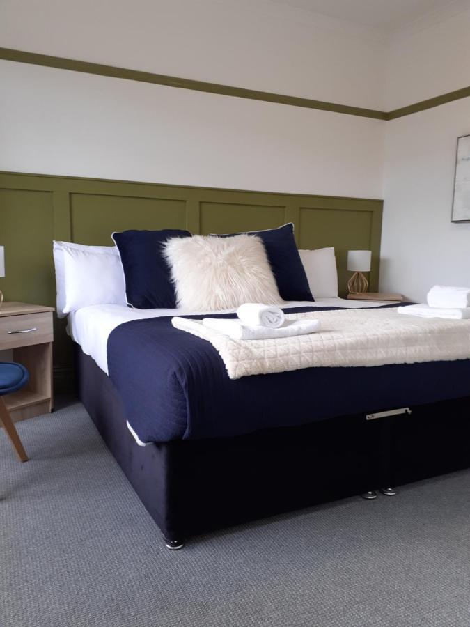 Angharad Bed And Breakfast 래넬리 외부 사진