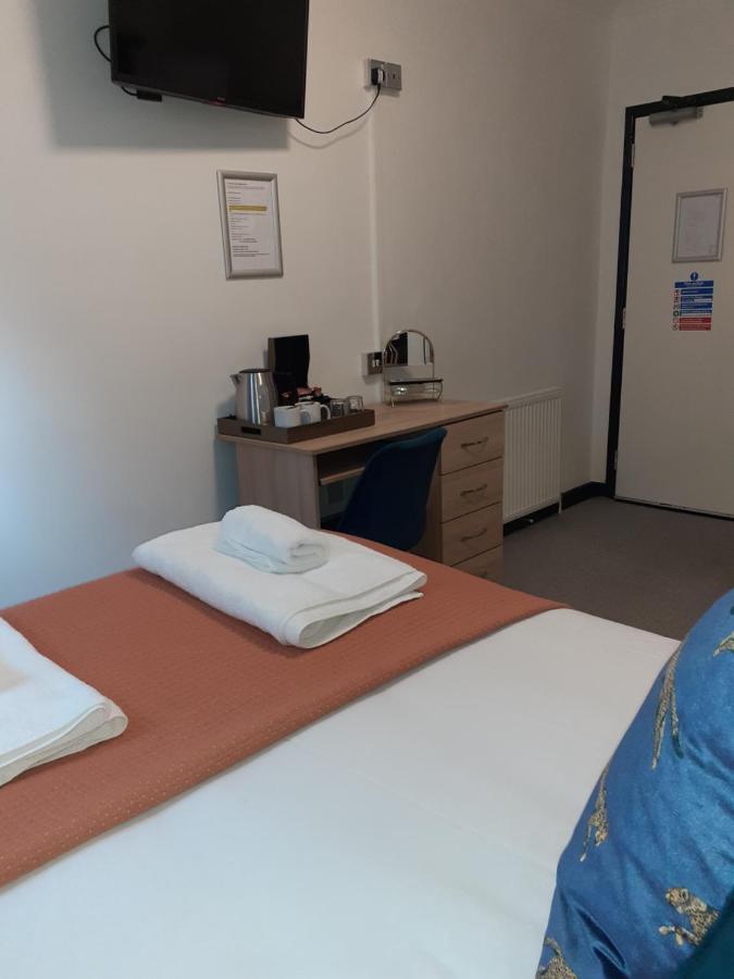 Angharad Bed And Breakfast 래넬리 외부 사진