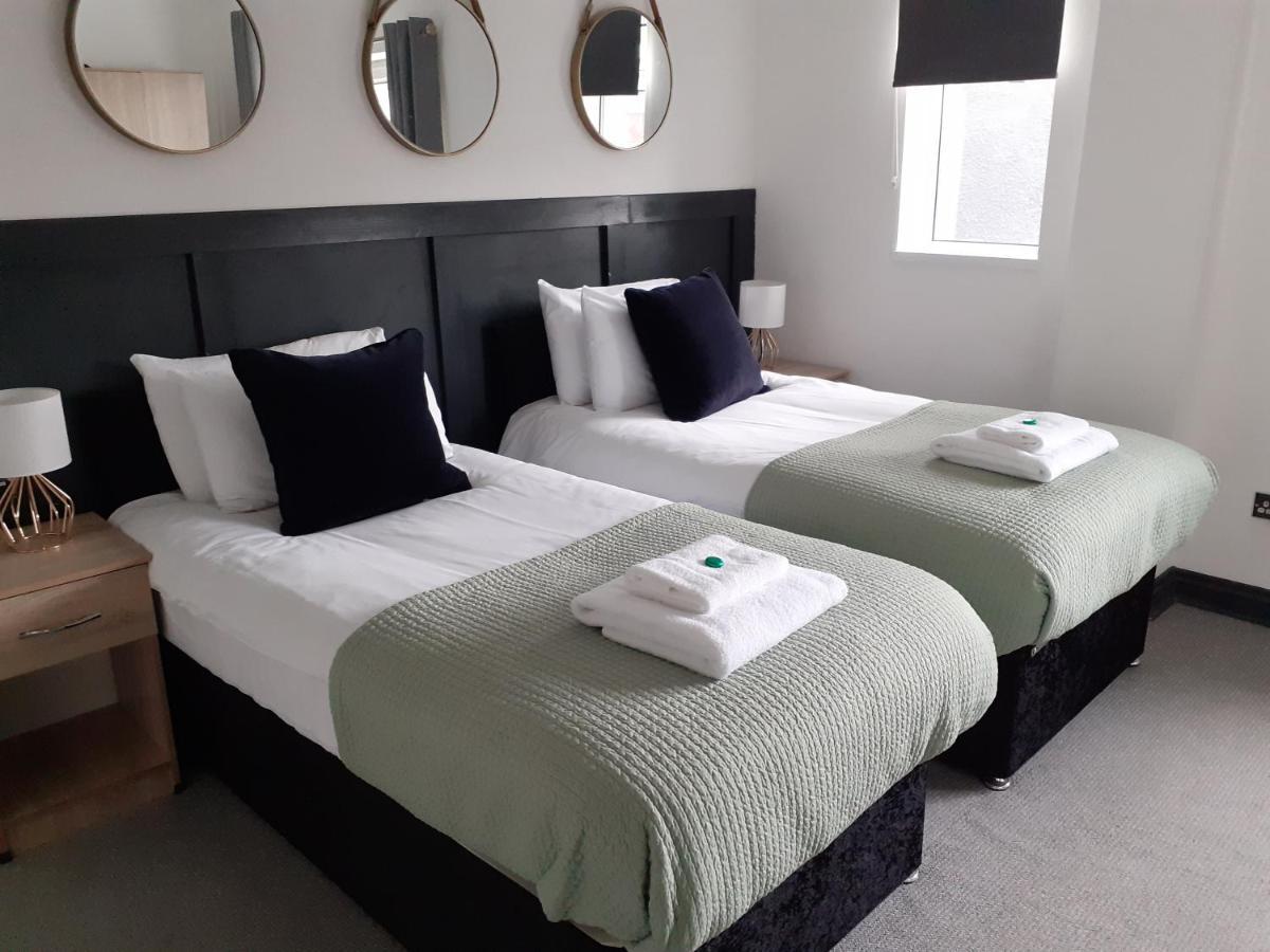 Angharad Bed And Breakfast 래넬리 외부 사진