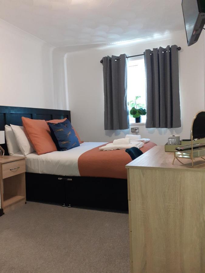 Angharad Bed And Breakfast 래넬리 외부 사진