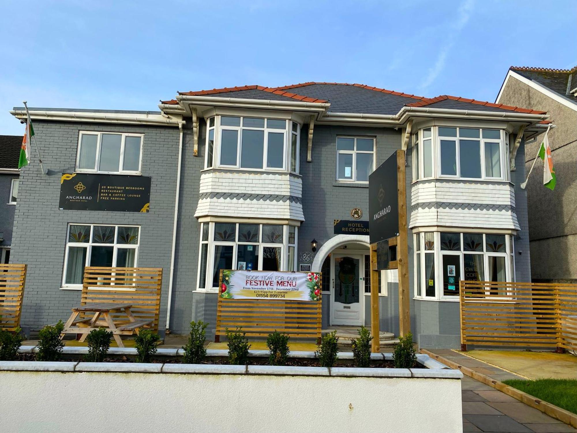 Angharad Bed And Breakfast 래넬리 외부 사진