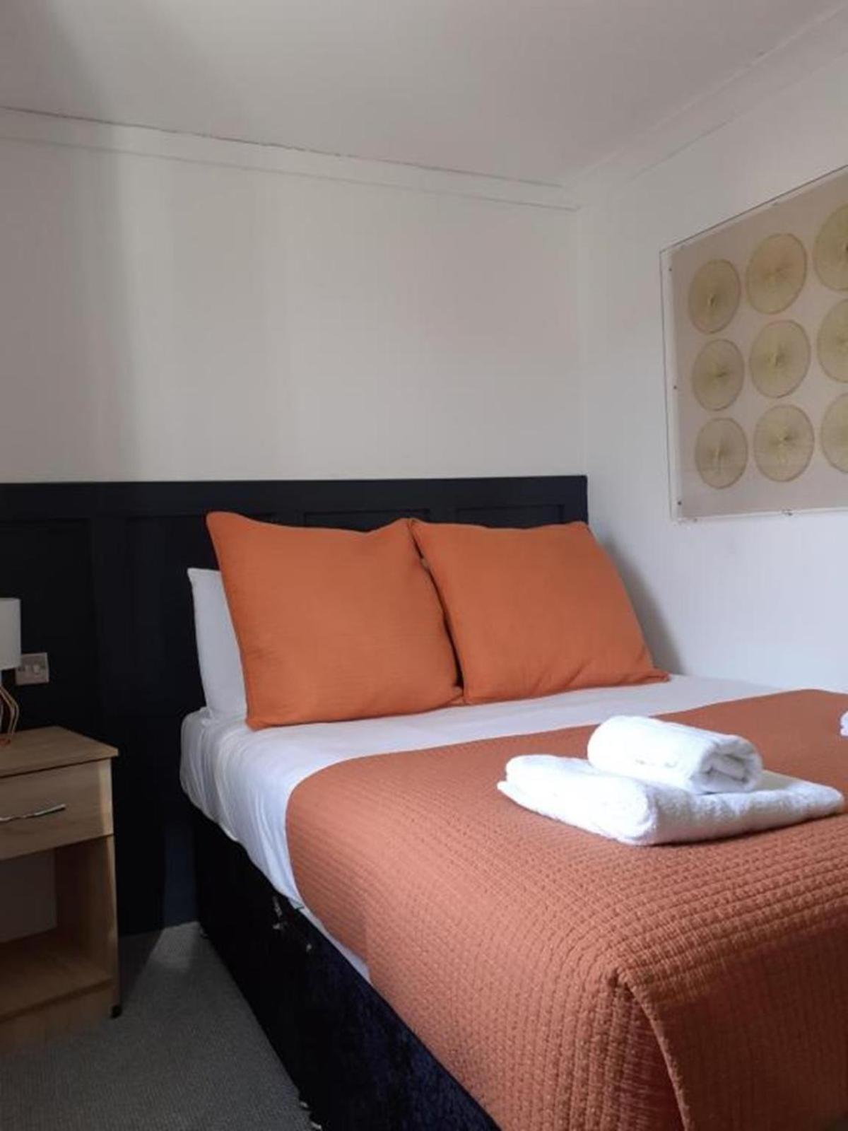 Angharad Bed And Breakfast 래넬리 외부 사진